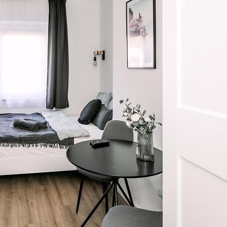 B15 - Wood&Black Apartman Győr Exteriör bild